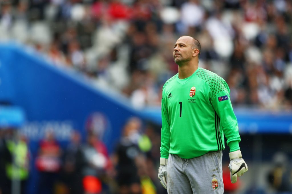 BORDEAUX, FRANCE - JUNE 14: Gabor Kiraly of Hungary in action during the UEFA EURO 2016 Group F match between Austria and Hungary at Stade Matmut Atlantique on June 14, 2016 in Bordeaux, France. (Photo by Dean Mouhtaropoulos/Getty Images)